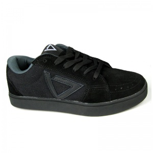 ade_shoes_invard_black_1