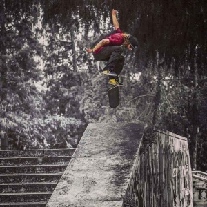 ade_shoes_inward_mid