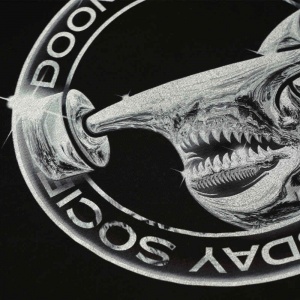 doomsday_chromohead_tee_black3