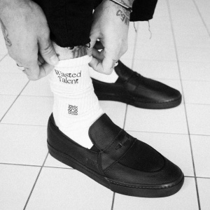 globe_liaizon_black_wasted_talent_8
