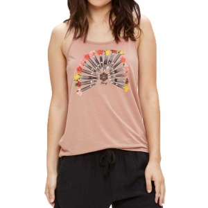 obey_16_bullets_hanna_tank_wo_coco_1