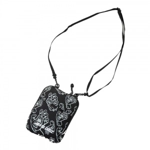 santa_cruz_trace_bag_black_hand_all_over_2