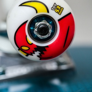 toy_machine_toothless_4